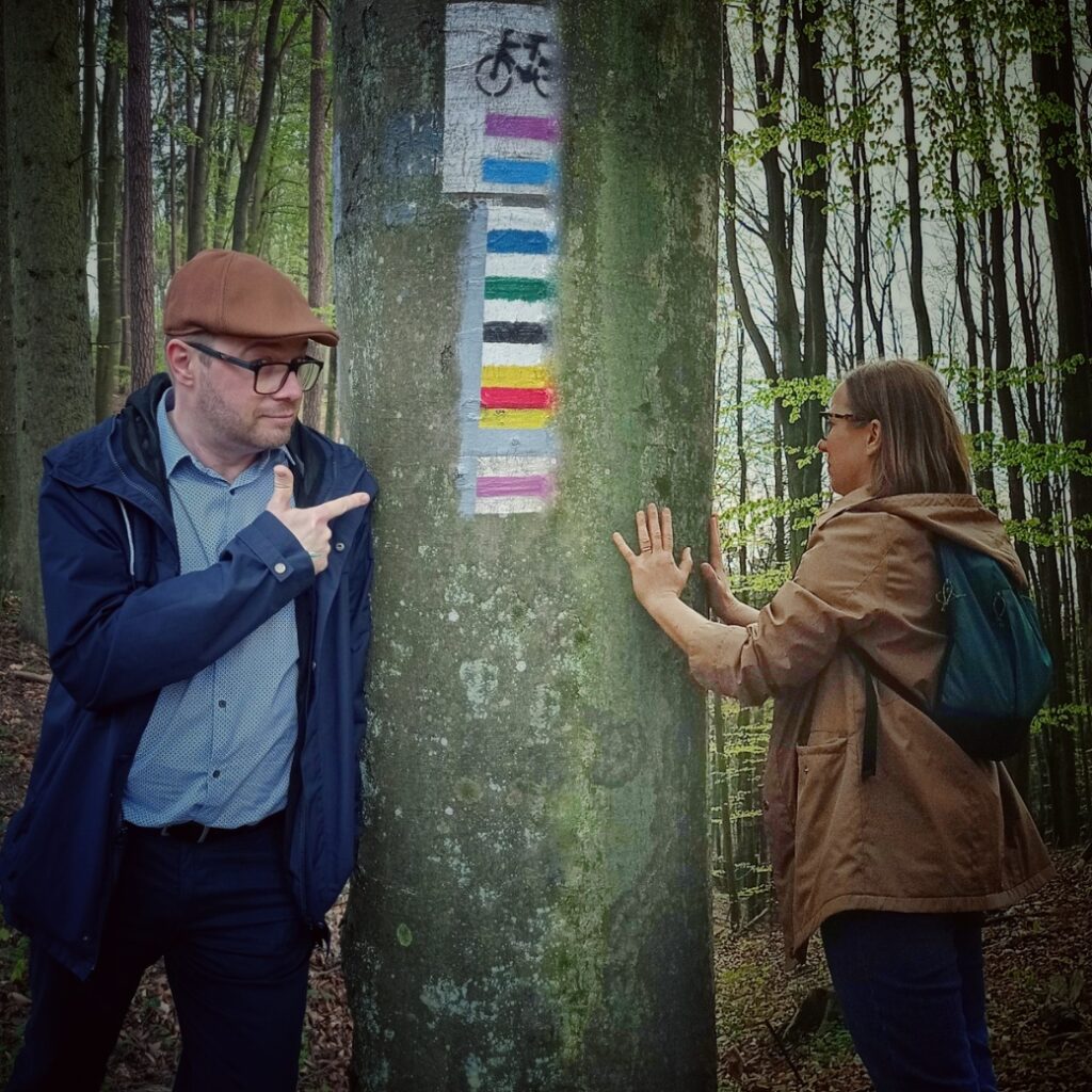 Paweł Paniec wytyczna nowe szlaki a Joanna Paniec nawiązuje łączność z przyrodą